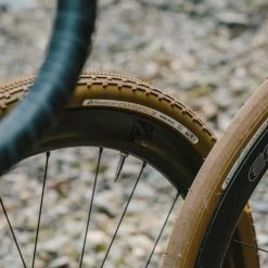 Pneu Vélo Panaracer Gravel King SK 700 - édition Limitée 2022 10 Pneu Vélo Panaracer Gravel King SK 700 - édition Limitée 2022 -Velo Pioneur Soldes Boutique GravelKingSK Blue Gray Ginger