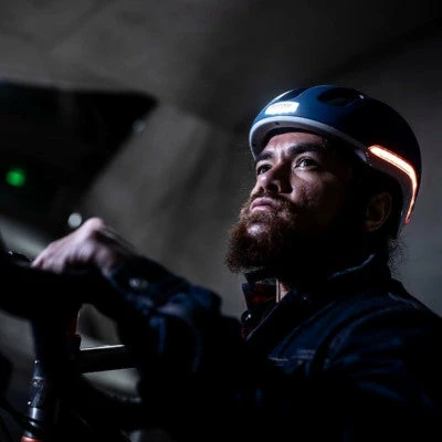 Casque Vélo Avec Led Intégrée Vio Nutcase Bleu Marine 6 Casque Vélo Avec Led Intégrée Vio Nutcase Bleu Marine – Image 6