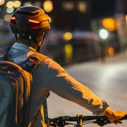 Casque Vélo Lumineux à Clignotants Ultra Lumos Noir -Velo Pioneur Soldes Boutique casque velo lumineux a clignotants ultra lumos noir full 6