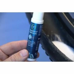 Liquide Préventif Squirt Seal Contre Crevaison Vélo -Velo Pioneur Soldes Boutique liquide preventif seal 1l avec particules 2