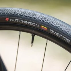 Pneu Gravel Hutchinson Overide Reinforced Tubeless Ready 700 -Velo Pioneur Soldes Boutique overide.hutchinson