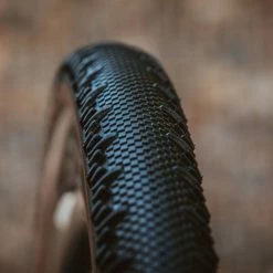 Pneu Vélo Gravel G-One RS Schwalbe 700 Tubeless Easy 5 Pneu Vélo Gravel G-One RS Schwalbe 700 Tubeless Easy -Velo Pioneur Soldes Boutique pneu g one rs schwalbe 3