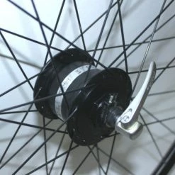 Roue Vélo Avant Noire Moyeu Dynamo 28 Pouces Rodi 8 Roue Vélo Avant Noire Moyeu Dynamo 28 Pouces Rodi -Velo Pioneur Soldes Boutique roue velo avant noire moyeu dynamo 28 pouces rodi full 3