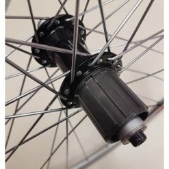 Mach1 Roue Vélo Course 700 Arrière Alu Cassette à Blocage Rapide -Velo Pioneur Soldes Boutique roue velo course 700 arriere alu cassette a blocage rapide full 3