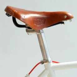 Selle Vélo Cuir Brooks B17 Standard Classic Pour Homme -Velo Pioneur Soldes Boutique selle velo cuir brooks b17 standard classic pour homme full 4